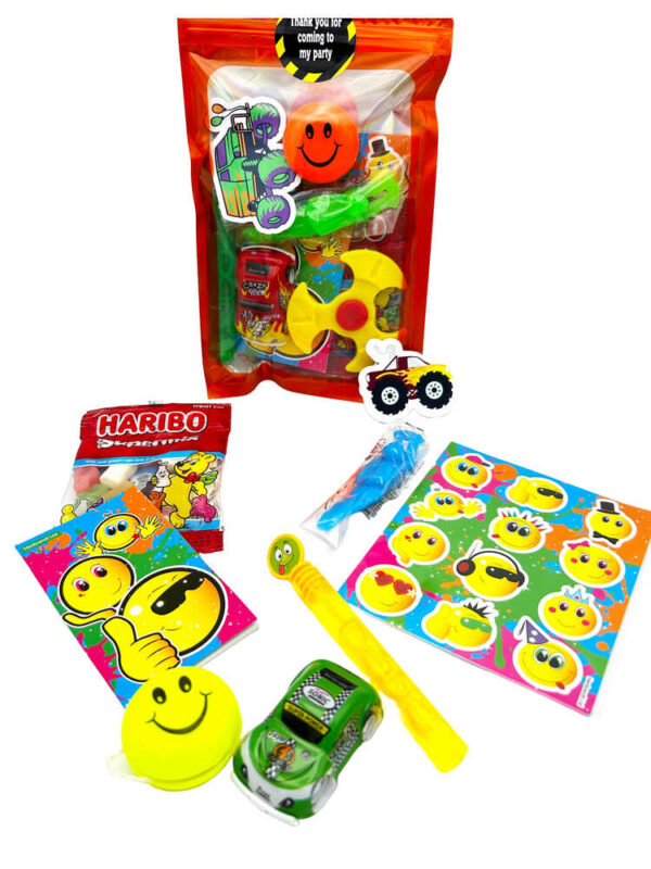 Cars Pre Filled Party Bags contain high quality items, children will discover slime, bubbles, pull back cars and much more, contents may vary slightly.