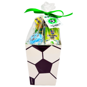 Football Pre Filled Party Treat Box contain high quality items, bubbles, stickers, keyring, bouncy balls, activity books and much more, contents may vary slightly.