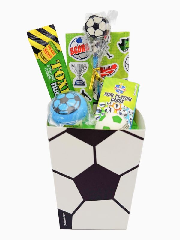 Football Pre Filled Party Treat Box contain high quality items, bubbles, stickers, keyring, bouncy balls, activity books and much more, contents may vary slightly.