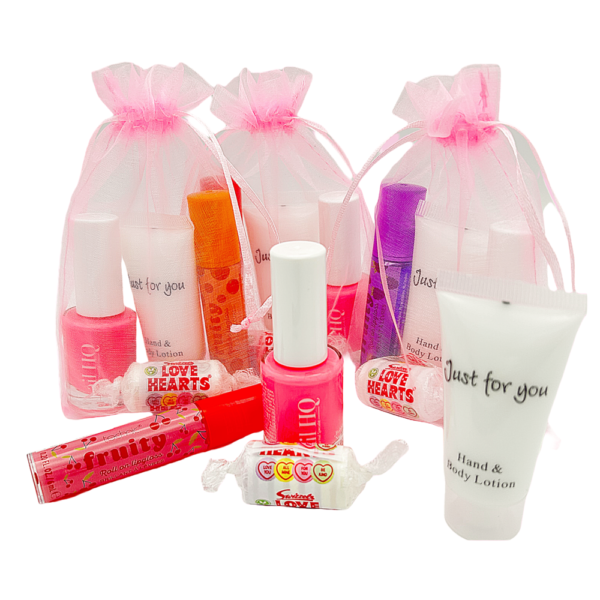 Girls Pre Filled Pink Pamper Party Bags come pre-filled with a variety of lip gloss, nail polish, and other delightful goodies that make for perfect birthday treats.