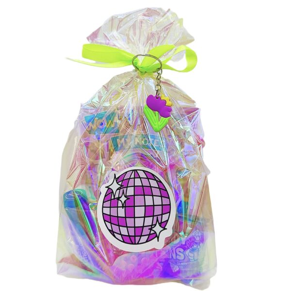 Disco Pre Filled Party Bag contain high quality items, children will discover keyring, flashing balls, vegan sweets and much more, contents may vary slightly.