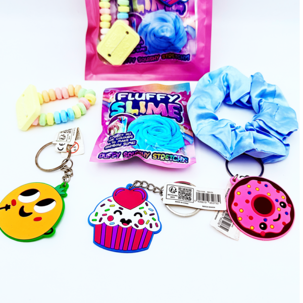 Gymnastics Pre Filled Party Pack contains high quality items, children will discover keyring, fluffy slime, lip balm and much more, contents may vary slightly.