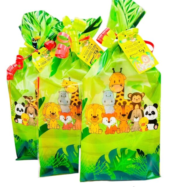 Each Jungle Animal Pre Filled Party bag contains high-quality items, including soft toy, bubbles, activity book and much more.