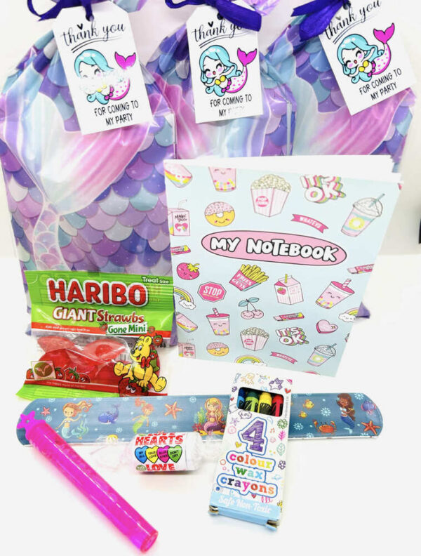 Inside, your Mermaid Pre Filled Party Bags you will discover a treasure trove of exciting goodies. From mini fidget keyrings, bubbles, activity books and much more.