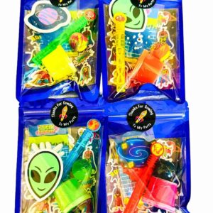 Space Pre Filled Party Pack contains high-quality items, including slime, bubbles, sticker sheet and much more, contents may vary slightly.