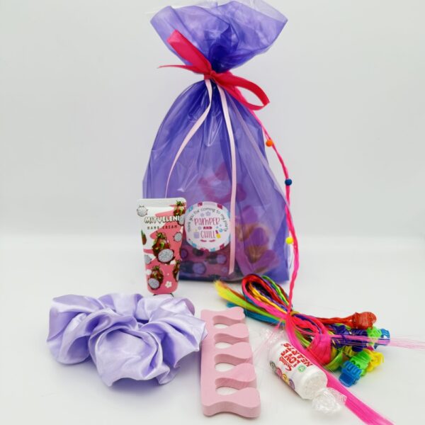 Girls Purple Pamper Party Bags are Teenage Girls Pink Pamper Bags filled with surprises to make every teen smile. Whether it's a sleepover or birthday celebration.